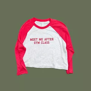 Meet Me After Gym Class Estampado Personalizado Hombres Rojo Brezo Blanco 3/4 Raglán Crop Top - Imagen 1 de 8