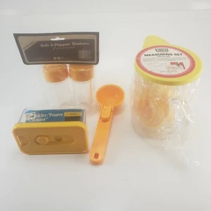 1980 Kitchen Yellow Salt Pepper Scoop Sprinkle Pour Dish Measure Cups Stage Prop - Picture 1 of 12