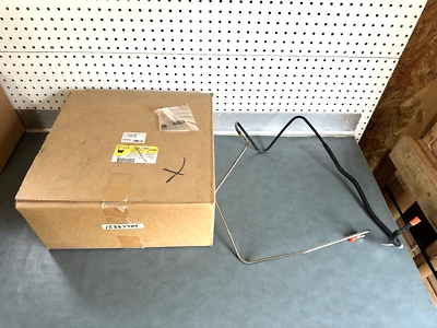 Tubo de cilindro de embrague hidráulico GM OEM NOS 12387709 1992-1995 Chevrolet C1500 Foto 1 de 2