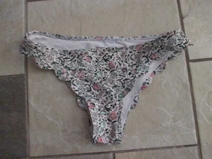 Abercrombie And Fitch Bikini Bottom, XS, Extra Small, Floral Scallop Swimwear - Picture 1 of 1