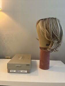 Raquel Welch Wig For Women Upstage Shaded Biscuit RL19/23SS Lace Front.