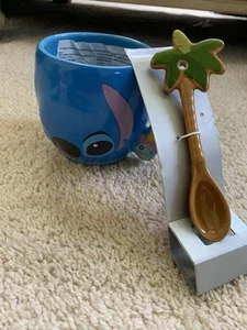 NUOVO SET TAZZA E CUCCHIAIO SCOLPITO DISNEY STORE PUNTO PIANTAGRANE LILO SCRUMP *leggi - Foto 1 di 12