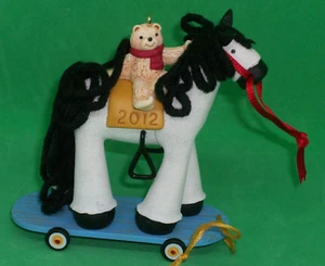 Hallmark 2012 A Pony for Christmas - Repintado - Cantidad limitada - Nuevo en caja - Imagen 1 de 16