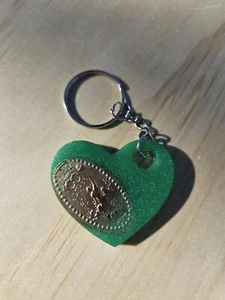 Handgefertigter Disney inspirierter Schlüsselanhänger mit Mary Poppins gepresstem Penny - Bild 1 von 3