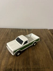 1/64 Ertl Ford Pickup Truck Two Tone White And Green - Picture 1 of 4