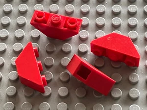 4 x LEGO Red Slope Inverted ref 2341 / set 6358 5521 6763 4543 6097 6440 6340... - Foto 1 di 1