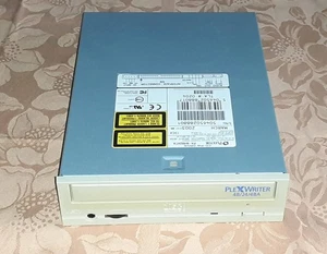 PLEXTOR PX-W4824TA CD-R/RW DRIVE IDE 40PIN MADE IN JAPAN - Foto 1 di 9