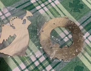 ❤️Vintage Angel & Wreath 3" Christmas Ornament 90’s Shiny Gold Toned Sealed - Picture 1 of 8