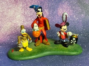 DEPT 56 HALLOWEEN VILLAGE - DISNEY - HAPPY HAUNTING 55273 MICKEY GOOFY DONALD WB - Picture 1 of 5