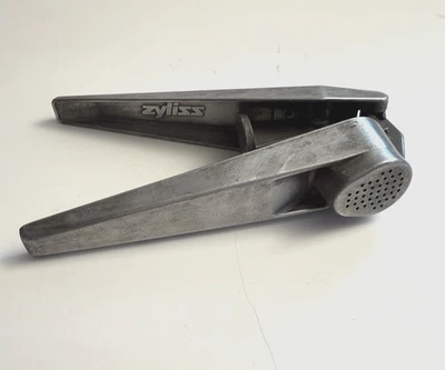 Prensa de ajo suiza Zyliss de colección 6" dispositivo de cocina seguro aluminio crudo ¡no tóxico! Foto 1 de 4