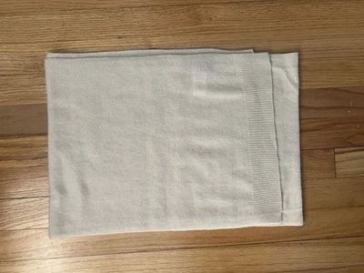 Bufanda Tahari 100 % 2 capas tejida cachemir beige aprox. nueva con etiquetas 12" x 72" (ver fotos) Foto 1 de 4