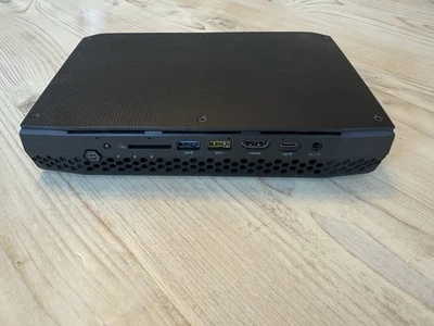 Intel NUC 8 Hades Canyon NUC8i7HNK Mini PC da gioco, grafica Radeon barebone - Immagine 1 di 4