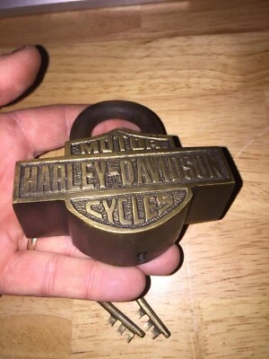 Harley Davidson Candado Motocicleta Coleccionista Juego Cerradura Llave Lote 1+LBS LATÓN MACIZO! Foto 1 de 4