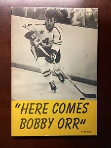 Bobby Orr “Here Comes Bobby Orr” Vintage 1971 Softcover Book Boston Bruins
