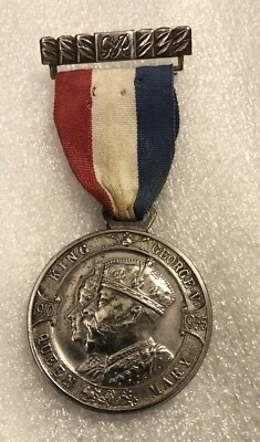 Vintage King George V and Queen Mary Silver Jubilee Medal, Daily Mail - Image 1 of 4