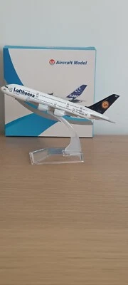 Avion A 380 LUFTHANSA Modèle réduit 1/400 - Photo 1/4
