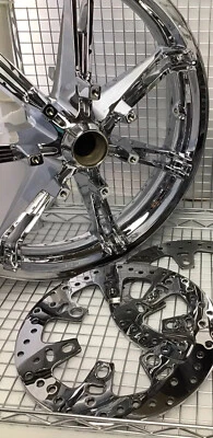 Harley 2020 - 23 巡回赛前切片 II 铬制车轮街道滑翔超换装 — 第 1/4 张图片