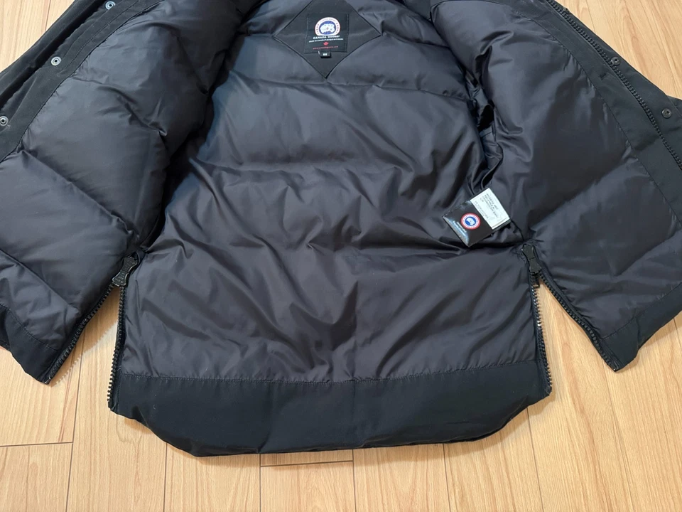 Jaqueta preta Canada Goose Maitland Down Parka tamanho M 4550M - Imagem 1 de 4