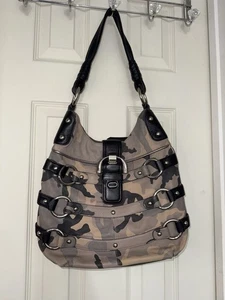 b. Makowski 100% Leather Camouflage Buckle Women's Shoulder Bag - Picture 1 of 10