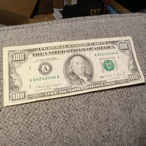 Series 1990 100 Dollar Bill Boston Fed note A64242444* - Picture 1 of 2