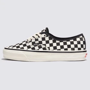 Nuevas Vans Auténticas Reedición 44 Tablero de Ajedrez Negro Tenis Zapatos de Cama Baja 2024 - Imagen 1 de 6