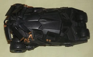 Tyco Batman Il Cavaliere Oscuro RC Radiocomando Batmobile 27mhz M2597 senza telecomando - Foto 1 di 6