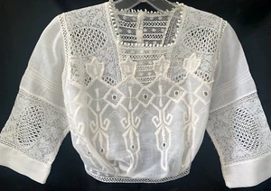 antike edwardianische Damenbluse mit Taubenfront Baumwolle Rasen mit schöner Spitzenborte! XS - Bild 1 von 18