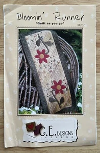 Bloomin’ Runner Quilt As You Go Muster 16”x40” von G.E. Designs - Bild 1 von 4