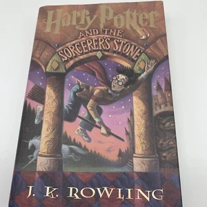 HARRY POTTER AND THE SORCERER'S STONE BY J.K. ROWLING 1998 1ST AMERICAN EDITION - Picture 1 of 7