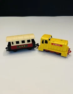 1978 Matchbox Superfast Yellow Diesel Shunter & Passenger Coach - Picture 1 of 13