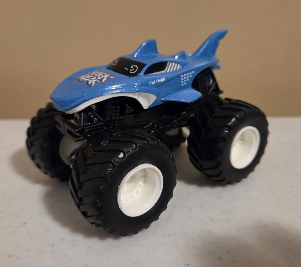 Camión Monster Jam SHARK WREAK 1:64 Mattel Hot Wheels  Foto 1 de 4