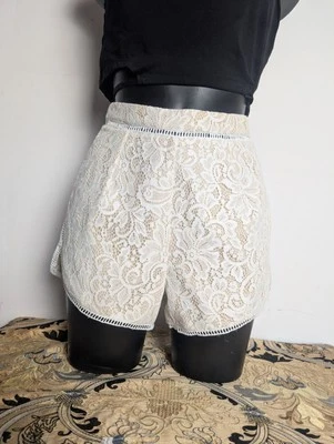 Pantalones Cortos Missguided Bordados Red Crema Beige Floral Verano Cintura Alta UK8 Foto 1 de 4