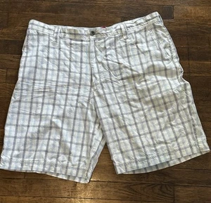 Izod Luxury Sport Plaid Shorts Men’s Size 42 - Picture 1 of 4
