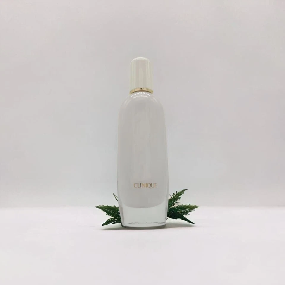 Clinique Aromatic In White Spray 1.7 oZ / 50 mL - Image 1 of 1