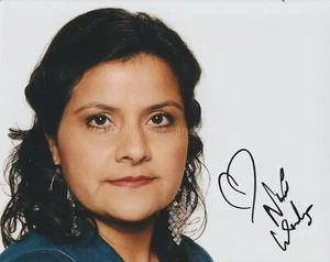 Nina Wadia Hand Signed 8x10 Photo Autograph , Eastenders - Picture 1 of 2