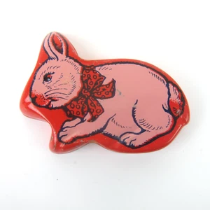 Vintage Tin Metal Litho Easter Bunny Rabbit Cookie Cutter Red Bow Pink Farmhouse - Picture 1 of 9