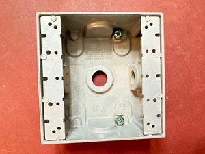 Bell Outdoor 5333-0B 3 Holes 1/2" Metal 2-Gang Outlet Box Wet Location - Picture 1 of 5
