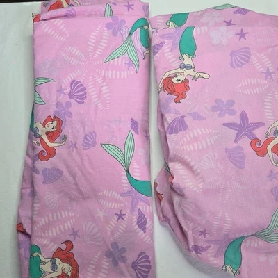 Juego de sábanas ajustables/sábanas superiores para cama de niño pequeño con parte inferior ajustada de Disney Foto 1 de 4