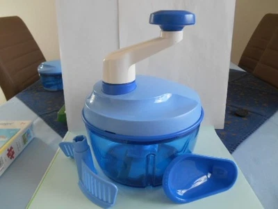 Tupperware Quick Chef 2 D 130 Küchenmaschine ohne Strom blau 1,3 Liter - Bild 1 von 4
