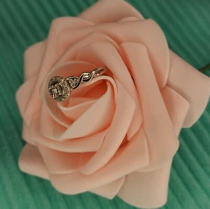 Zales 10K White Gold Twist Frame Diamond Promise Ring ๐โจ๏ธ Size 6.5 - Picture 1 of 9