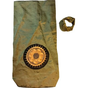 Fabric Wine Bottle Bag Green Embroidered Gold Flower Medallion St Patricks Gift - Picture 1 of 8