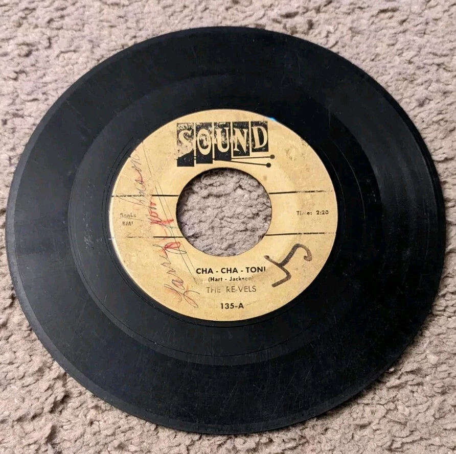 R&B DOO WOP 45 RPM RECORD THE RE-VELS RARE Cha-Cha-Toni / Dream My Darling Dream Foto 1 de 4