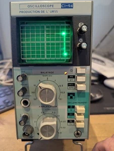 Osciloscopio portátil soviético vintage C1-94 (panel francés). Excelente estado de funcionamiento - Imagen 1 de 5
