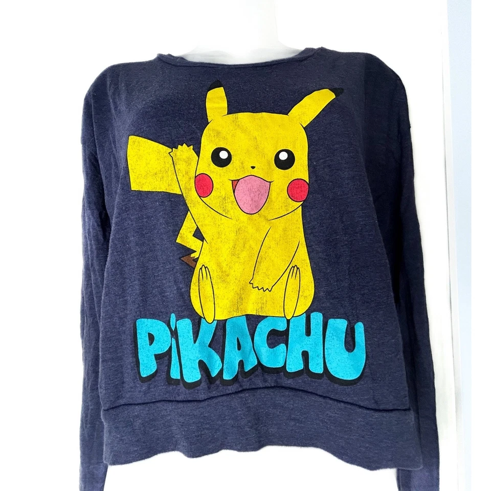Camisa corta Pokemon azul oscuro con logotipo de Pikachu mediana Foto 1 de 4