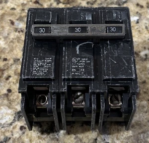 Siemens ITE Q330 3-polig 30 Ampere Typ QP Steckschutzschalter EINE SCHRAUBE FEHLT - Bild 1 von 4