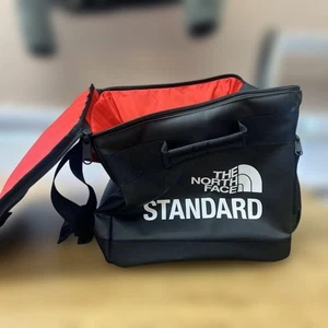 THE NORTH FACE STANDARD Record Bag Black/Red 12inch Holds 90 Sheets Black New - Picture 1 of 12