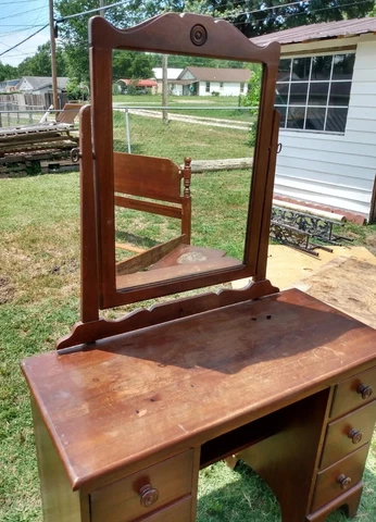 Davis Cabinet Co. Vintage Desk Mirror Bedroom Cover