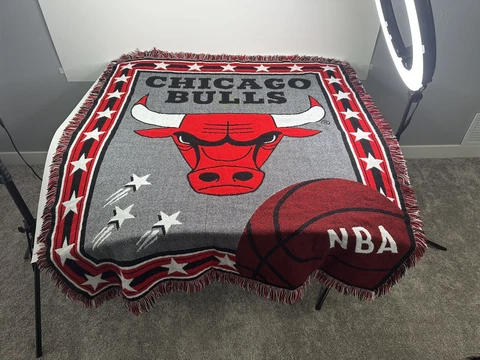 Vintage 90’s Chicago Bulls NBA Basketball Logo Tapestry Throw Blanket 42x54 Cover