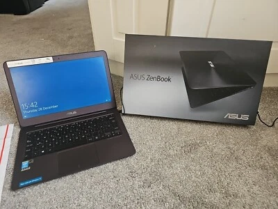 ASUS Zenbook UX305F- Core M3-6Y30 0.9GHz - 8GB DDR4 - 128GB SSD - Image 1 of 4