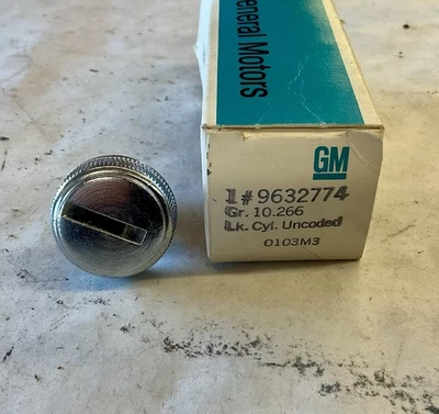 Chevrolet Monte Carlo 1980 compartimento cerradura puerta cilindro GM NOS SR23 Foto 1 de 2